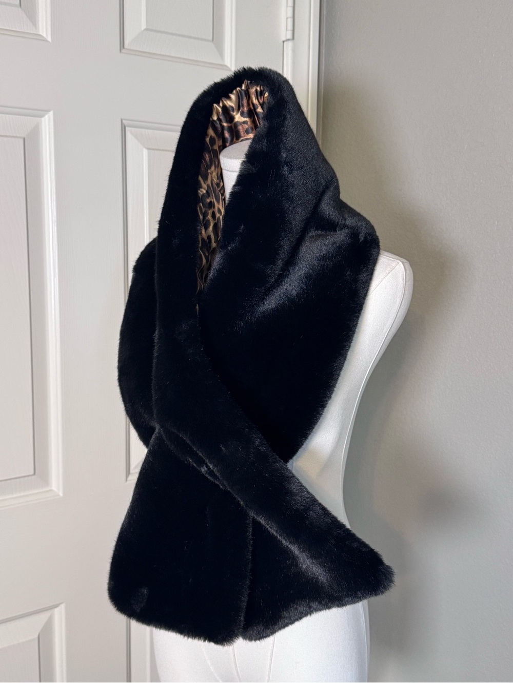 White House Black Market Black Faux Fur Scarf with Leopard-Print Lining
